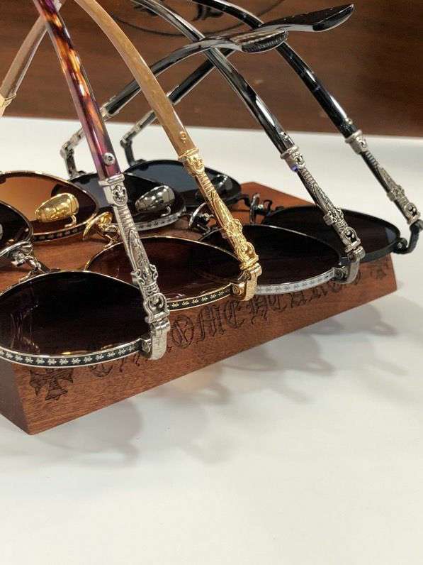 Picture of Chrome Hearts Sunglasses _SKUfw46734570fw